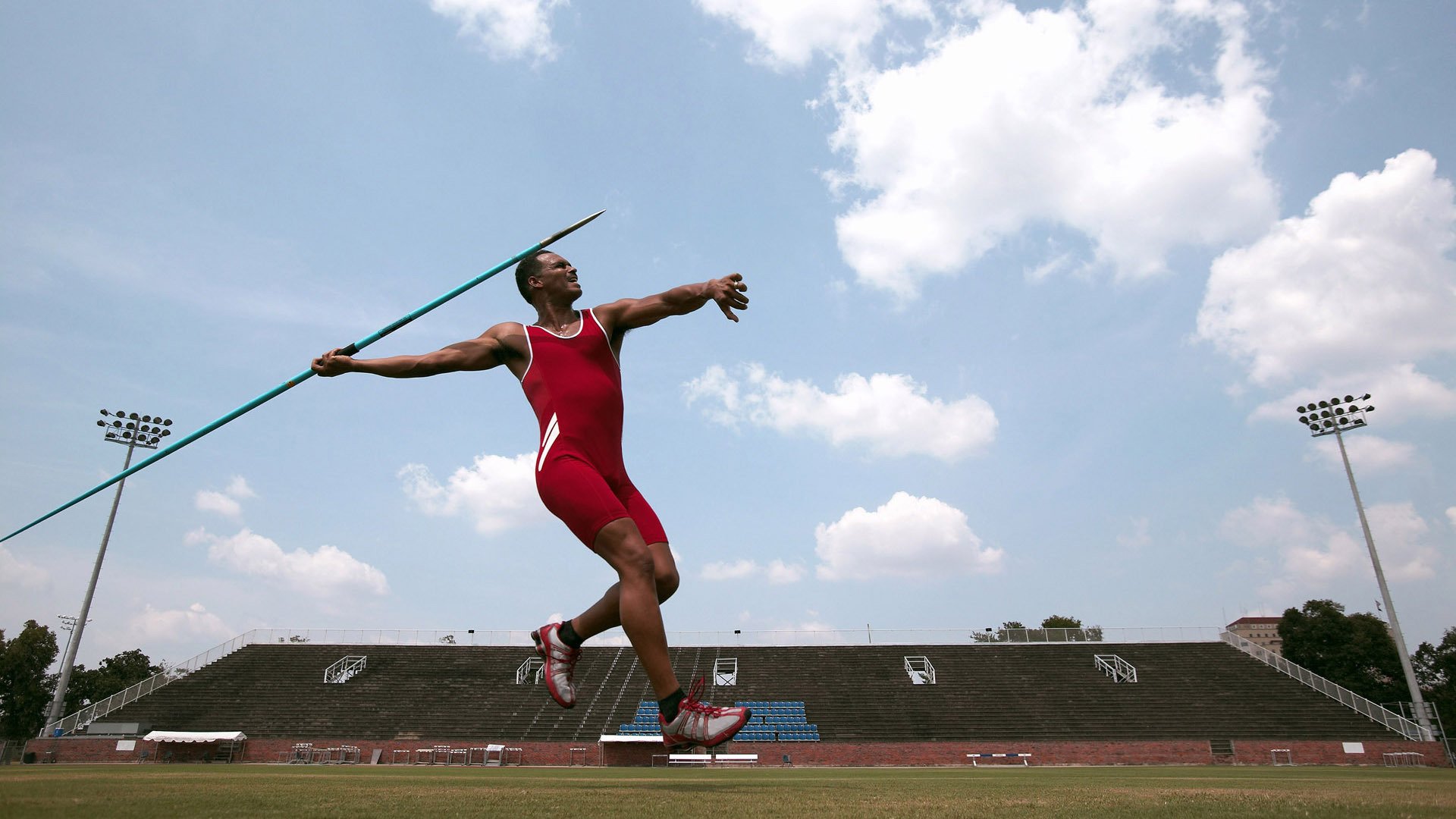 _国际击剑联盟：剑光中绽放的传统与未来_，国际击剑俱乐部